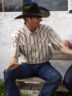 Men's short-sleeve pearl snap shirt, light vertical stripe pattern with two chest pockets