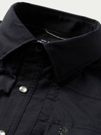 Black western snap shirt close-up of spread collar and snap placket buttons