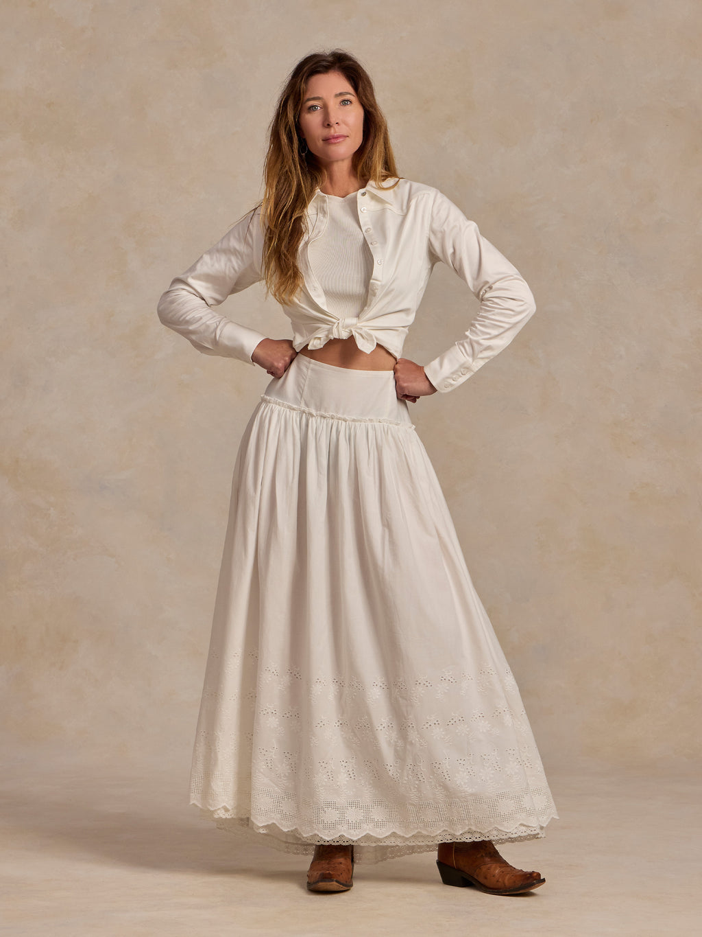 Vintage white midi skirt with gathered elastic waist and lace-trimmed hem