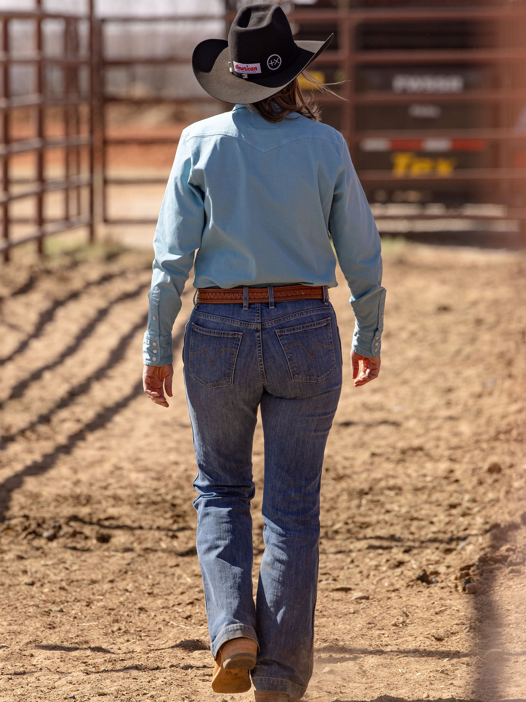 Women's Western Denim Snap Shirt - Schaefer Outfitter