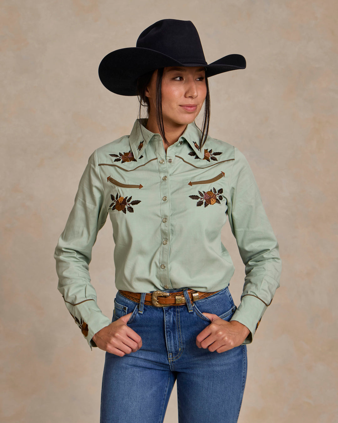 Women's Embroidered Snap Shirt - Schaefer Outfitter