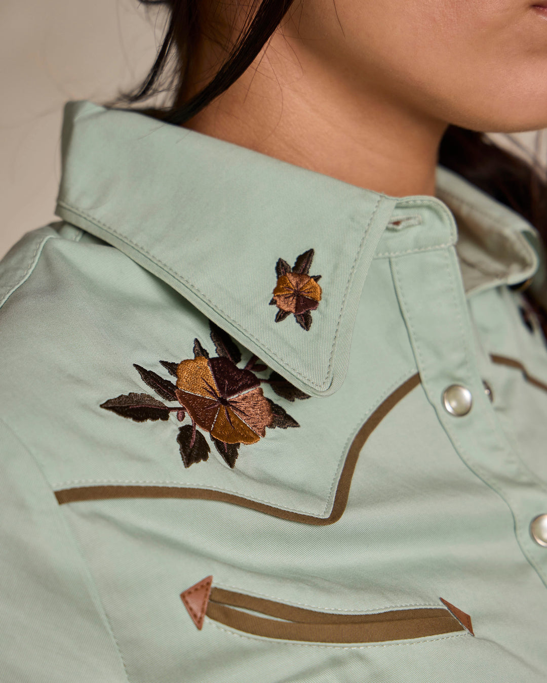 Women's Embroidered Snap Shirt - Schaefer Outfitter