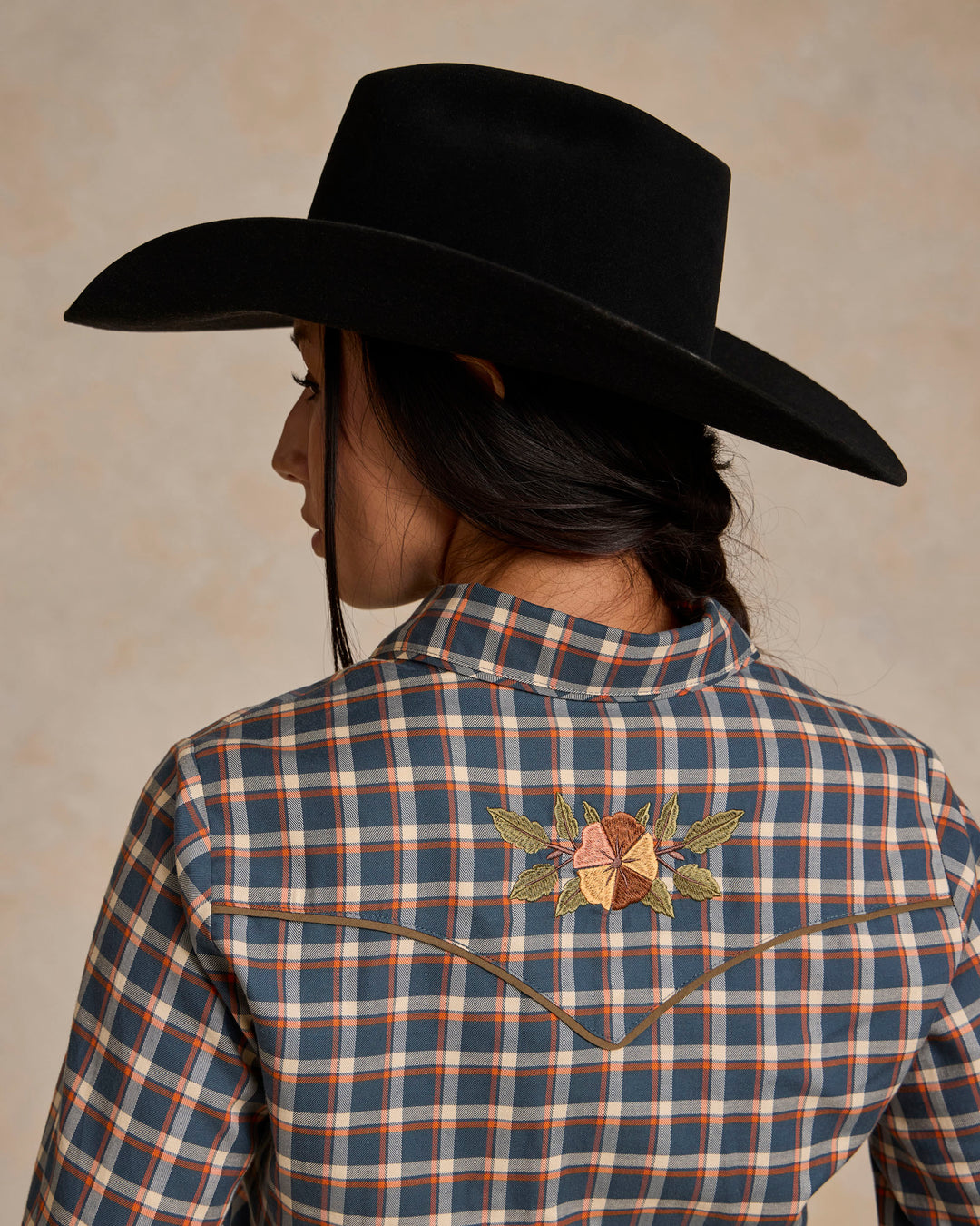 Women's Embroidered Snap Shirt - Schaefer Outfitter