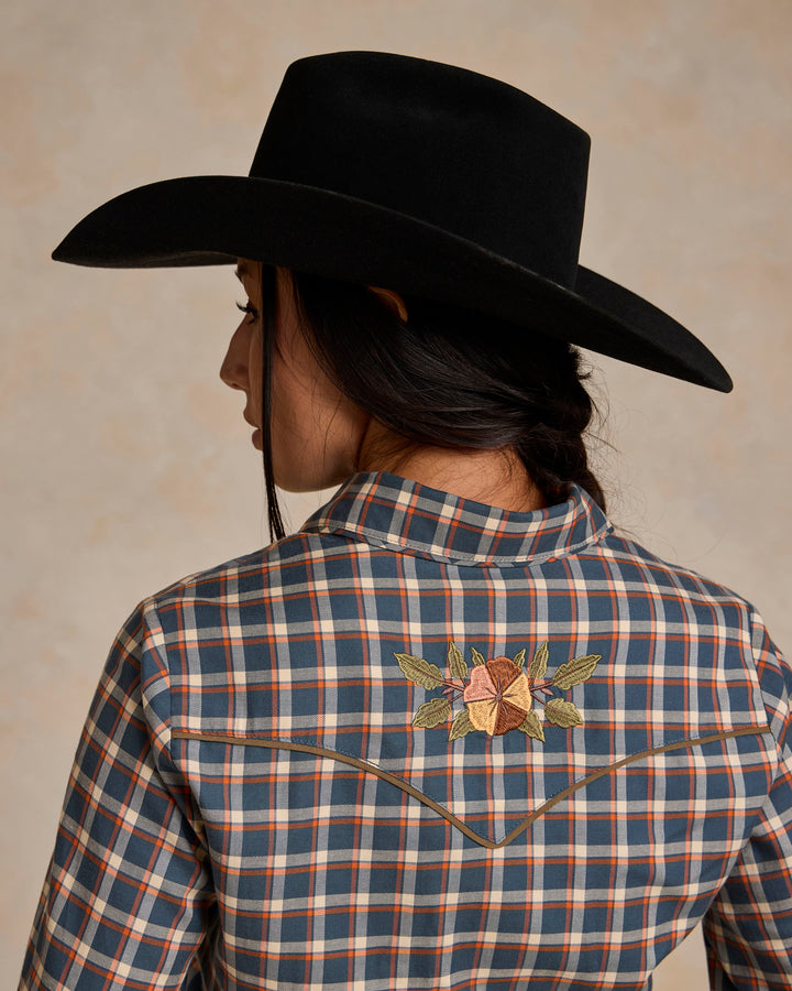 Women's Embroidered Snap Shirt - Schaefer Outfitter