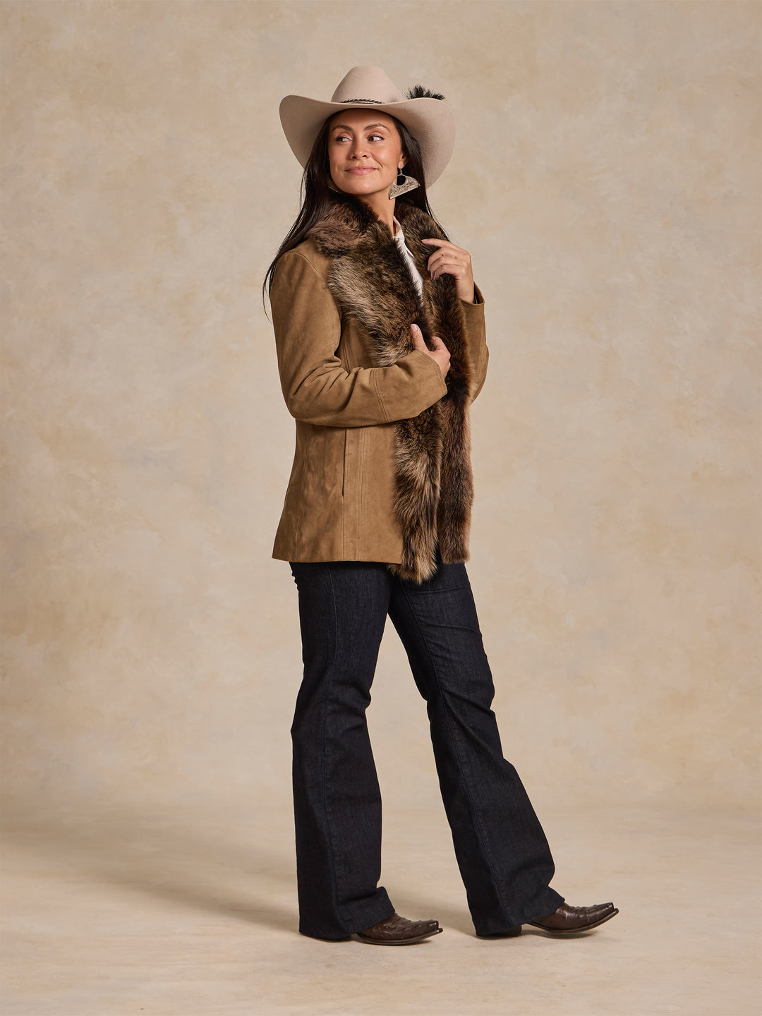 Women's Suede Coat With Toscana Shearling Collar - Schaefer Outfitter